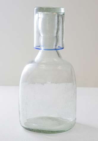 http://www.noondaycollection.info/img/product/agua-glass-carafe/agua-glass-carafe-small.jpg